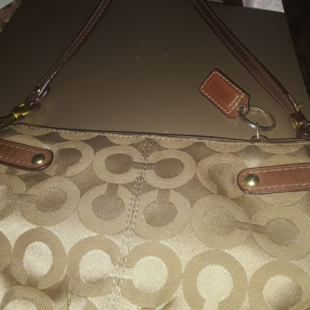 Coach sognature small bag logo tag Tan - Picture 3 of 4